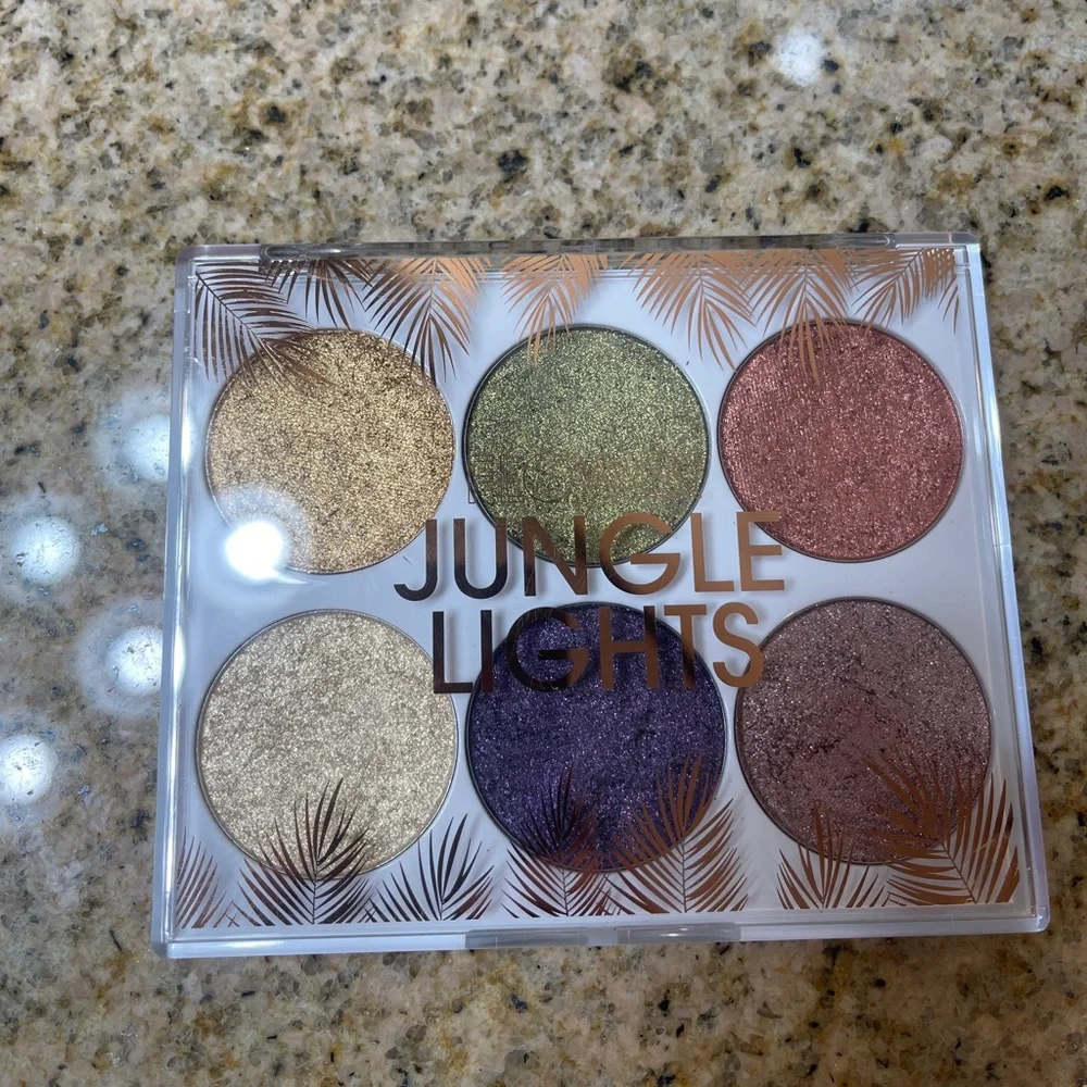 Flower Beauty Jungle Lights Eyeshadow Shadow Palette